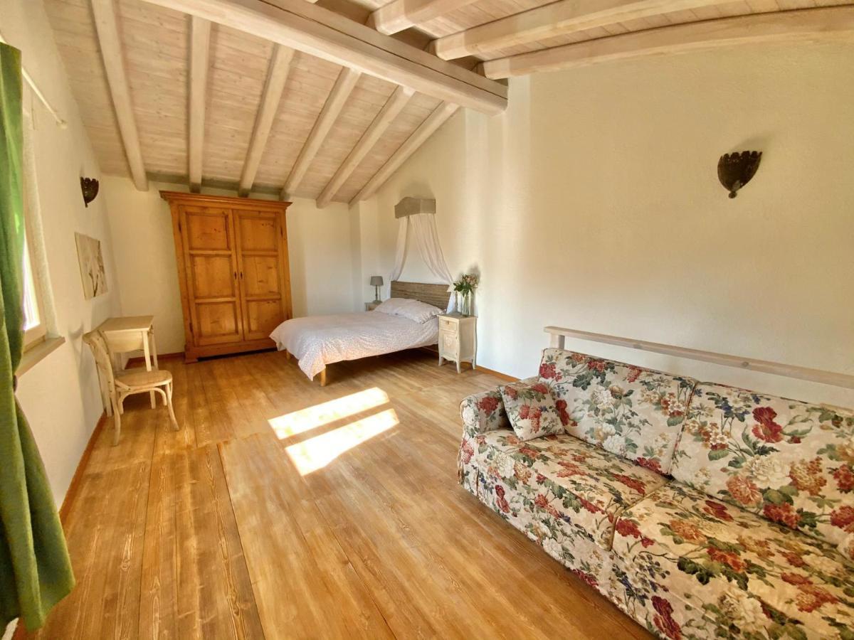 トスコラーノ・マデルノ Agriturismo San Lorenzo Di Persegnoヴィラ エクステリア 写真